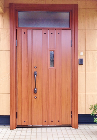 【本荘マリーナ店】スマートカバー工法で玄関ドアが一新